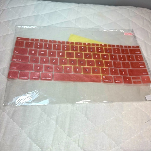 Pink Keyboard Cover MacBook Air 13/15 inch - Picture 2 of 5